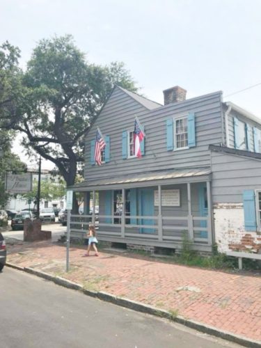 Historic Trolley Tour of Savannah - A Thousand Country Roads